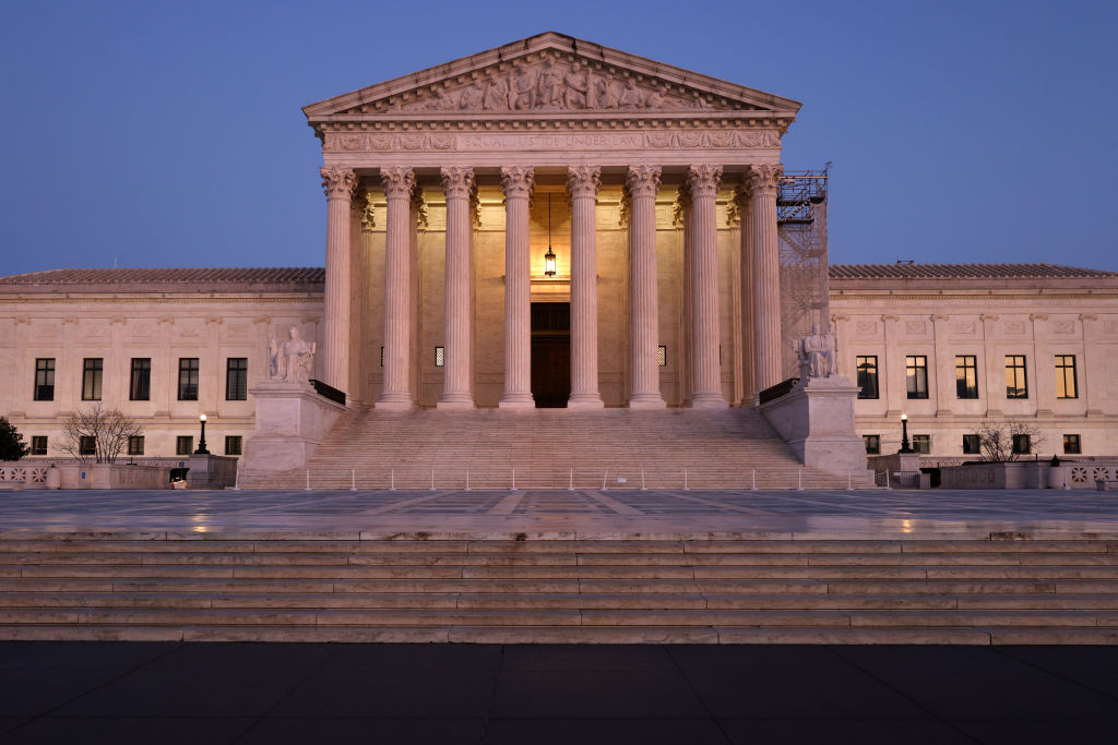 www.scotusblog.com