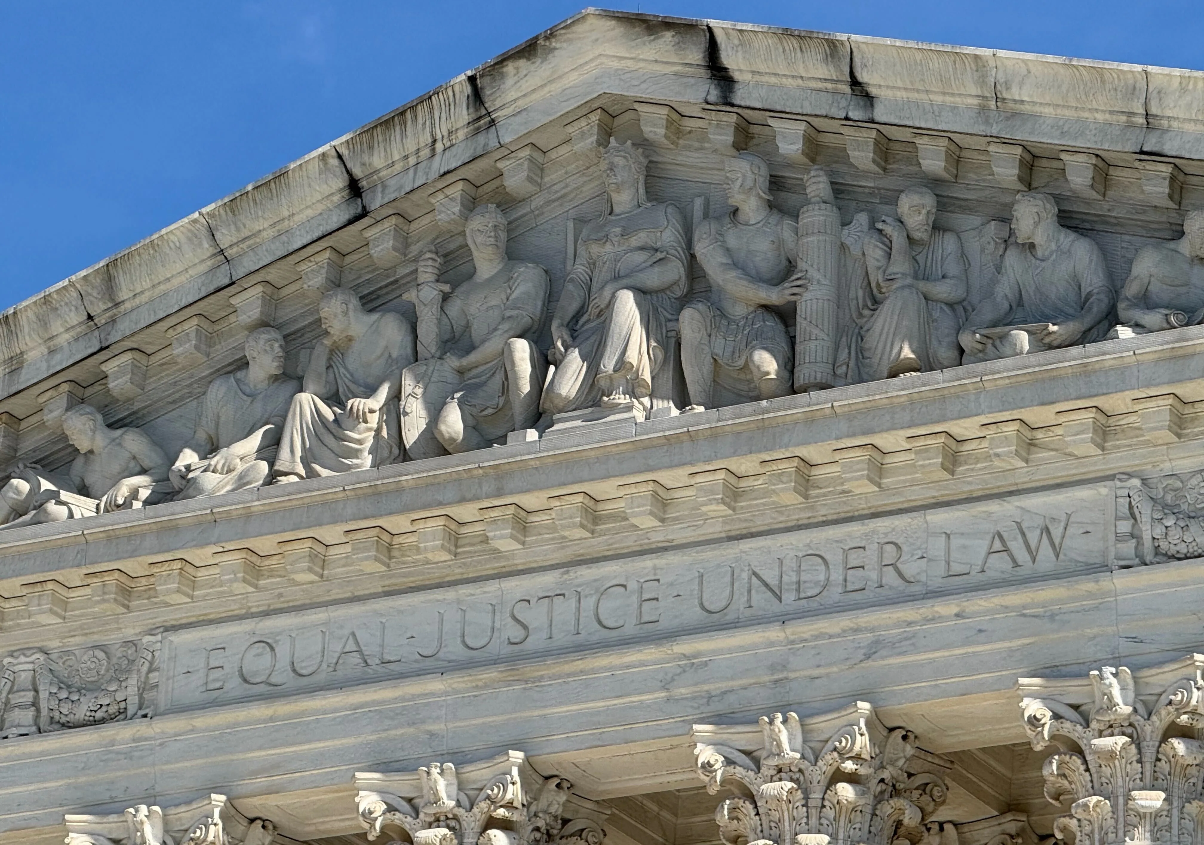 www.scotusblog.com
