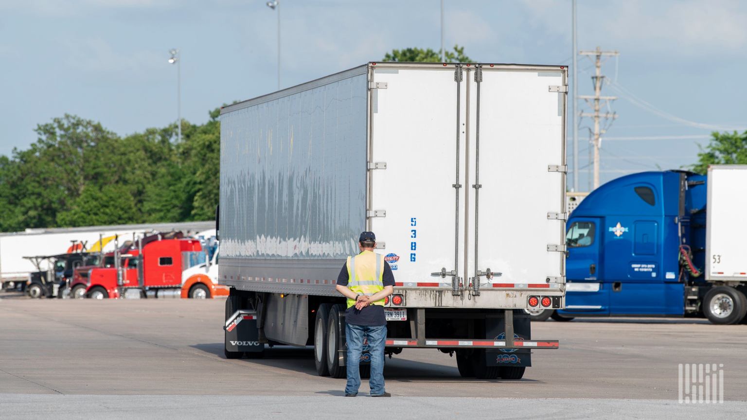 www.freightwaves.com