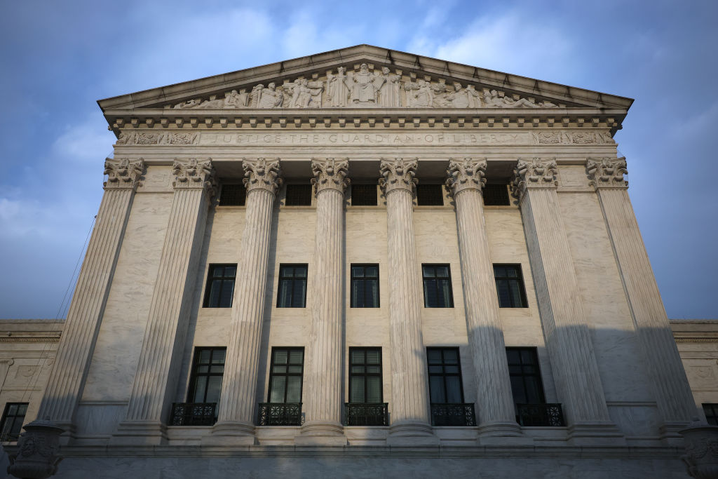 www.scotusblog.com