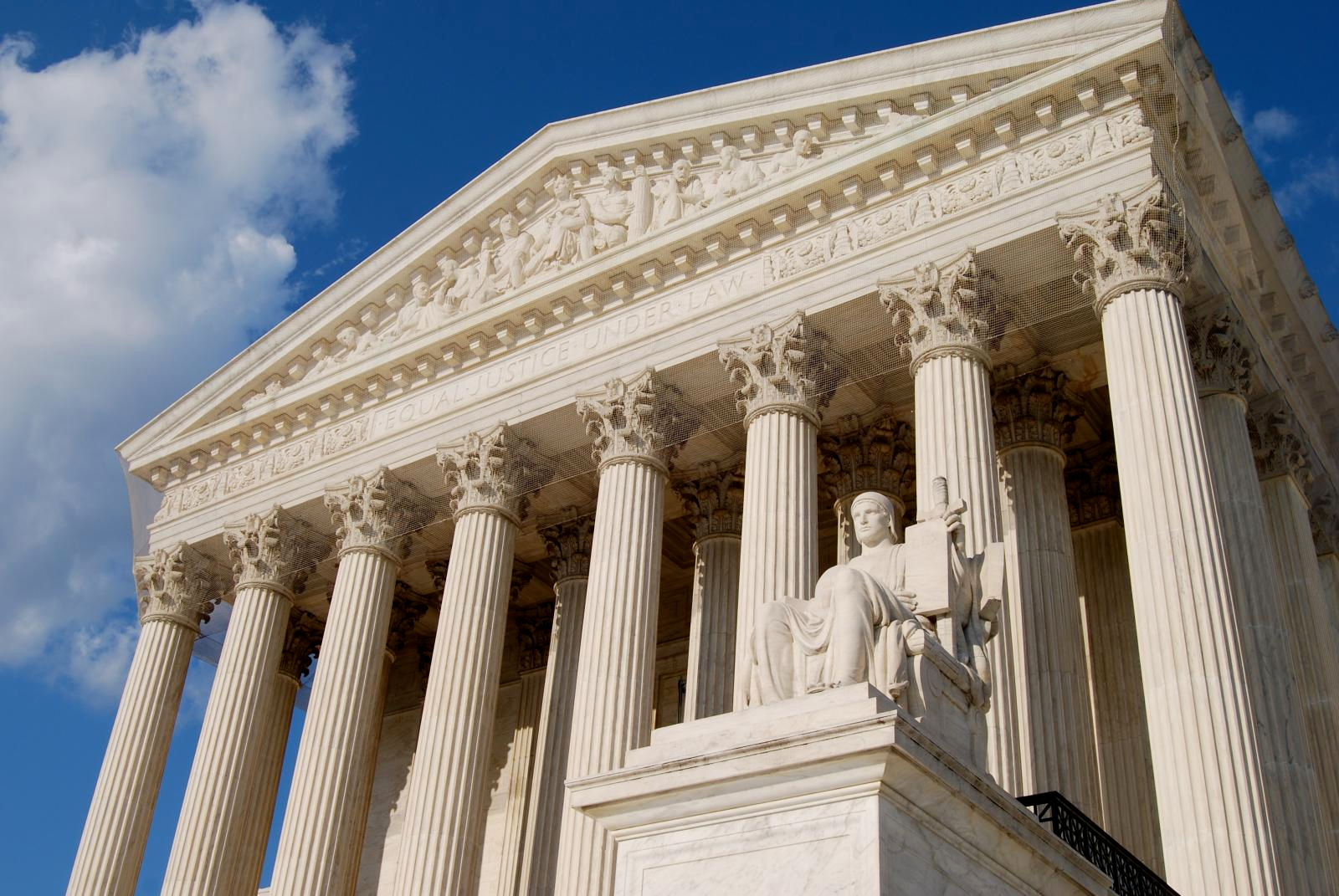 www.scotusblog.com