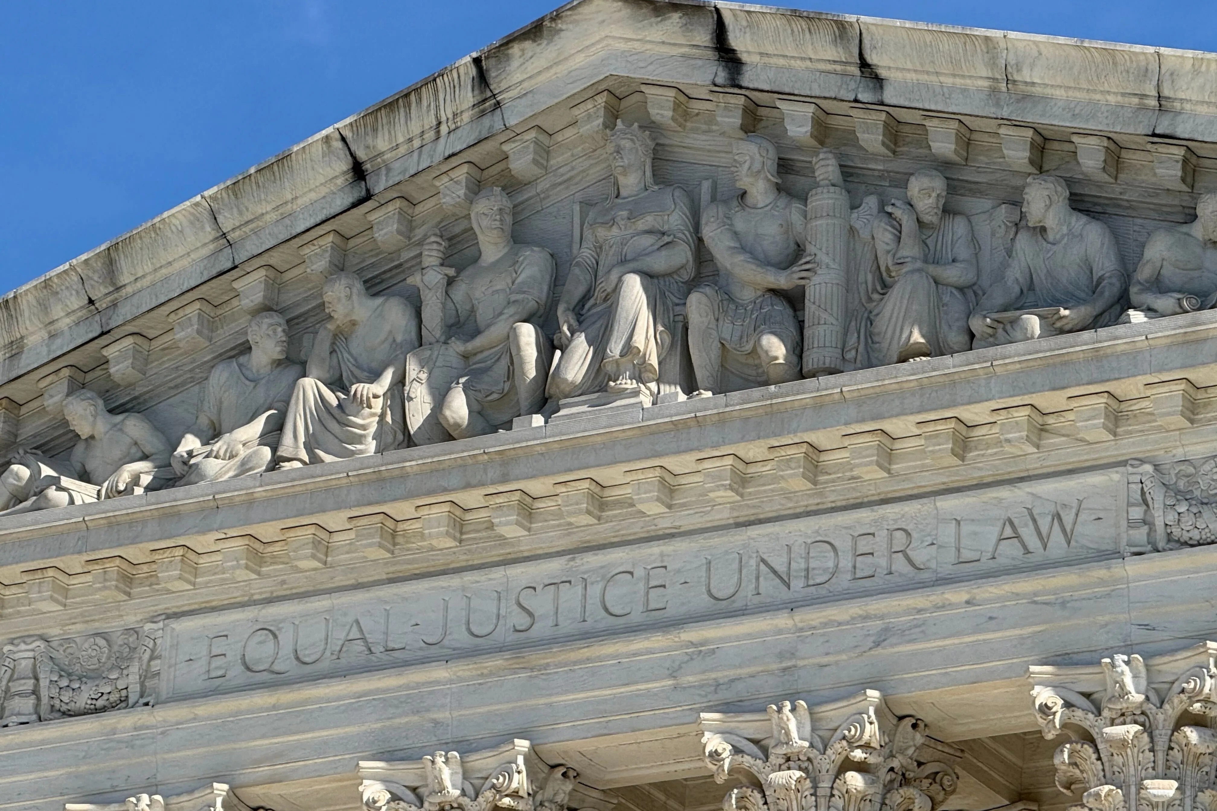 www.scotusblog.com