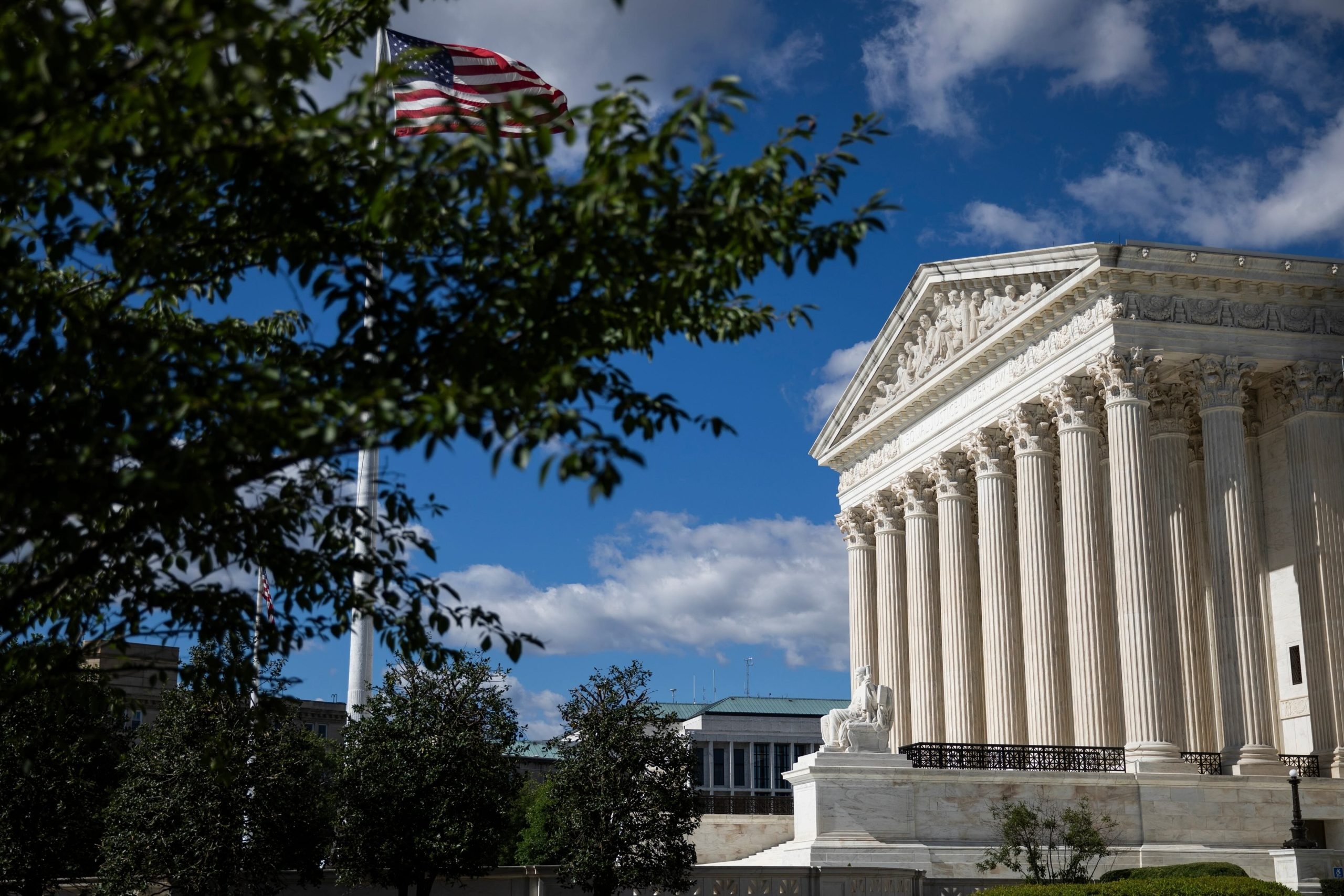 www.scotusblog.com