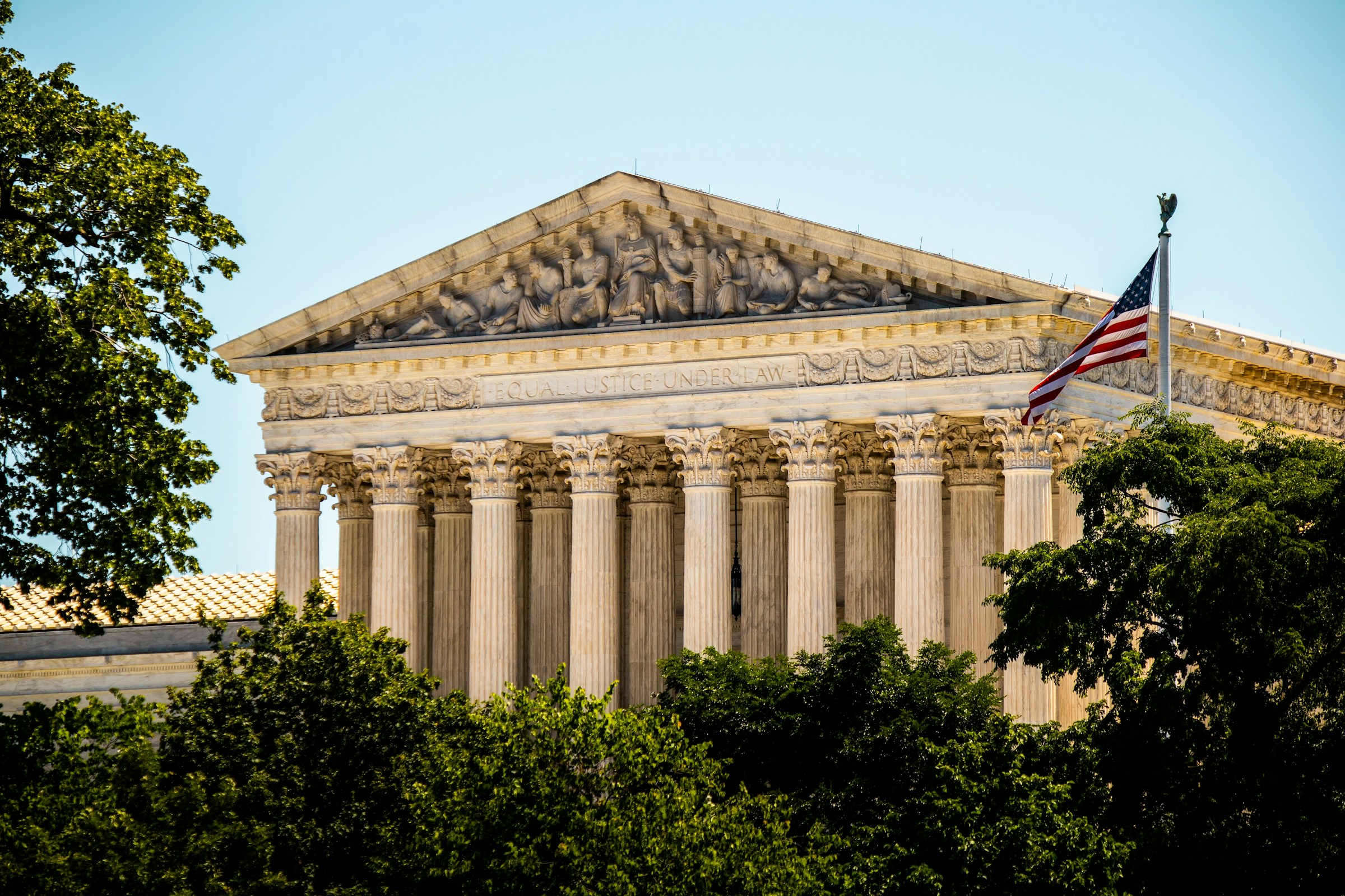 www.scotusblog.com