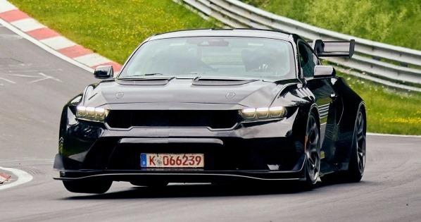 www.macsmotorcitygarage.com