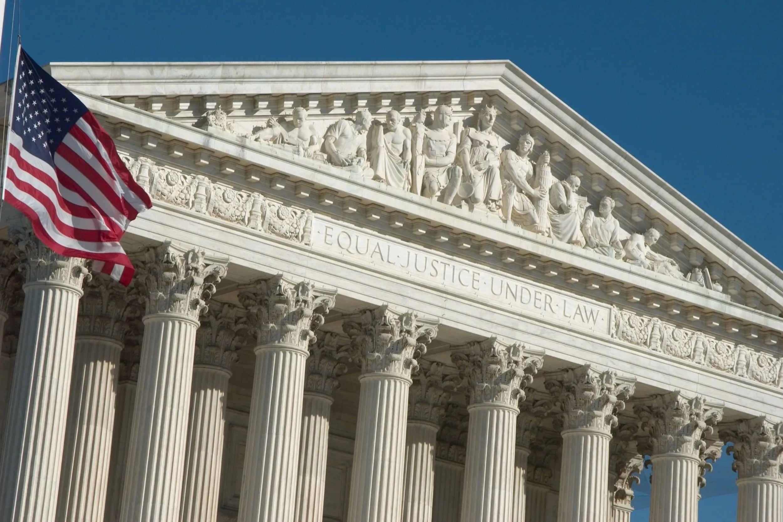 www.scotusblog.com