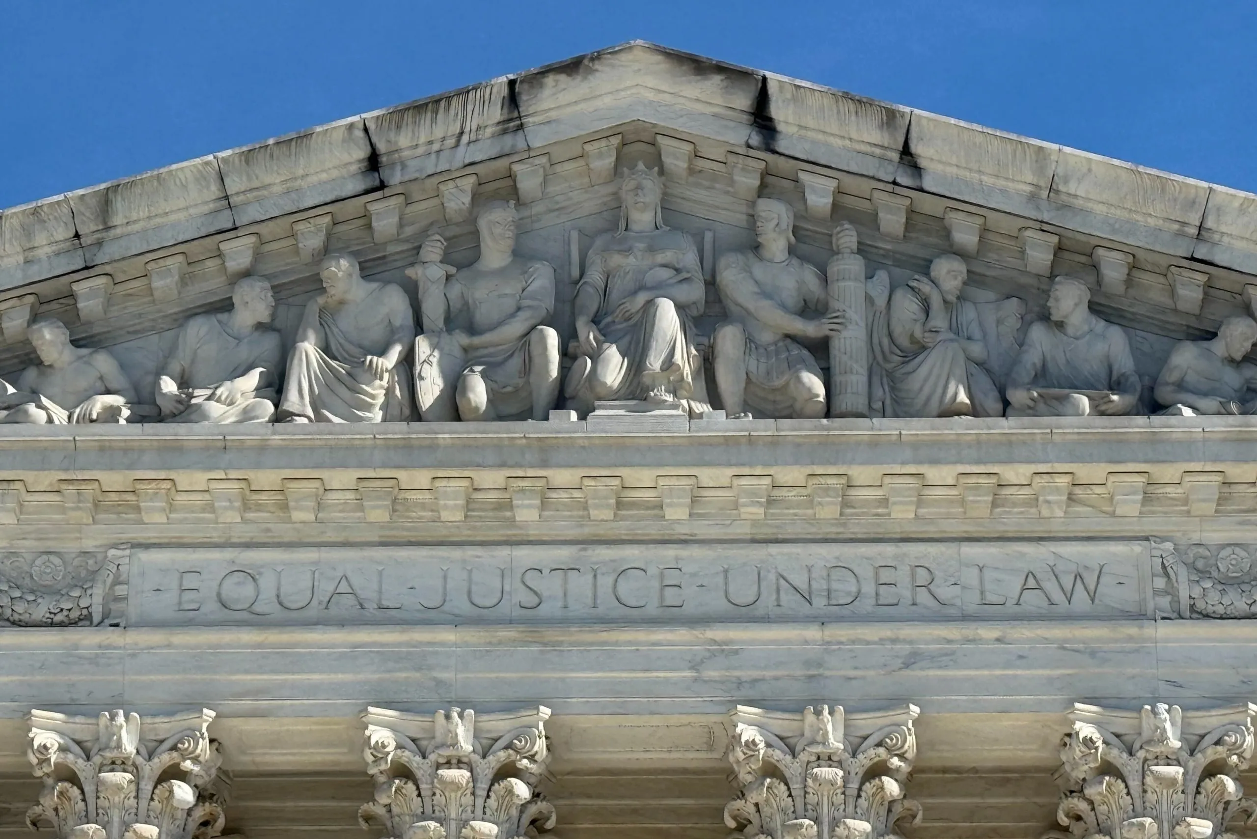www.scotusblog.com