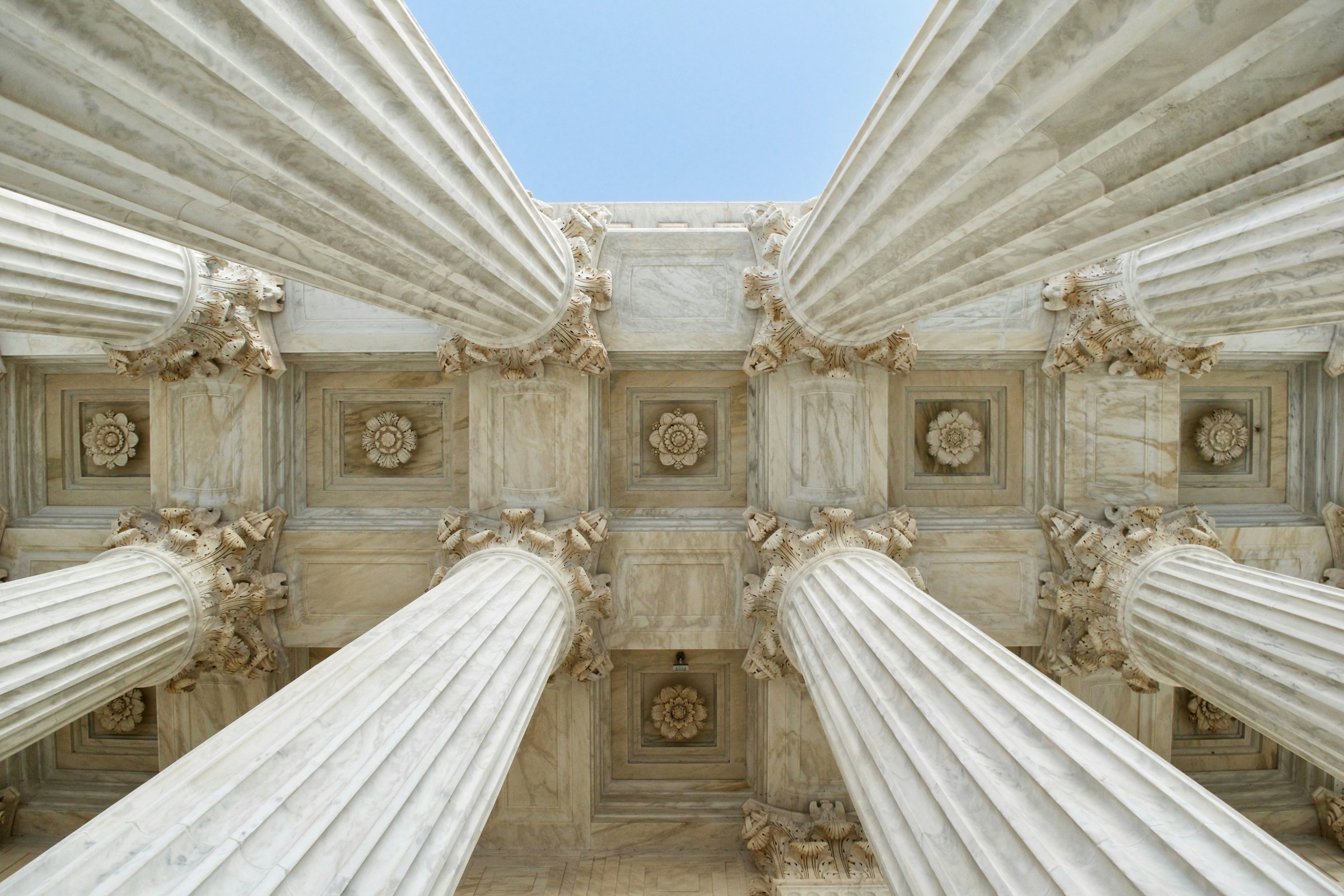 www.scotusblog.com