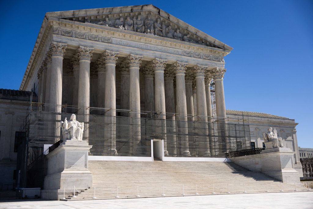 www.scotusblog.com